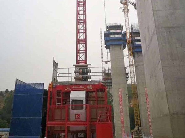 中鐵十九局集團(tuán)使用大誠(chéng)機(jī)械施工電梯、物料提升機(jī)案例